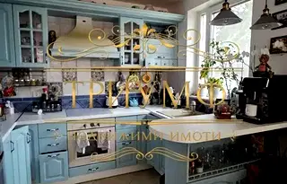 Етаж от къща във Варна, Виница