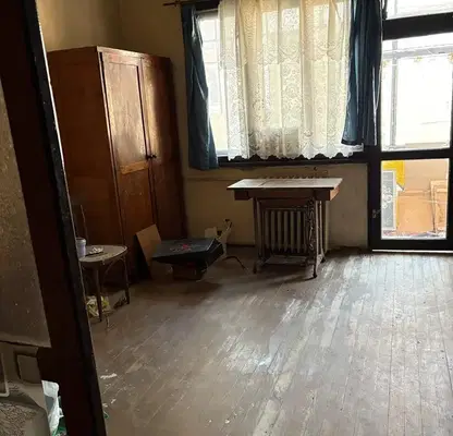 Photo 4 — Floor of House in Vraca, Centyr