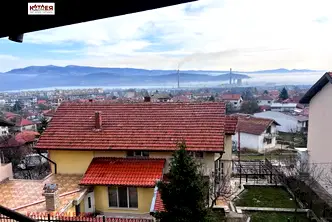 Етаж от къща във Враца, Медковец