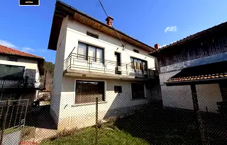 Къща в Ловеч, Априлци