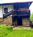Къща в Ловеч, Априлци