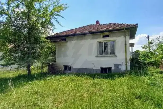 House in Oblast Lovech, Aprilci