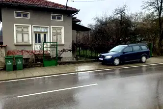 Къща в Ловеч, Априлци