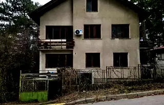 Къща в Банкя