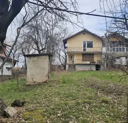 Photo 2 — House in област София, Ботев