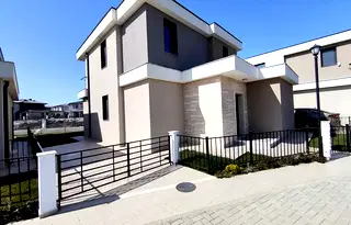 Къща в Бургас, Сарафово
