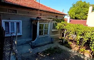 Къща в Добрич, Център