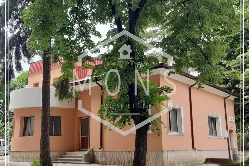 House in Dobrich, Centyr