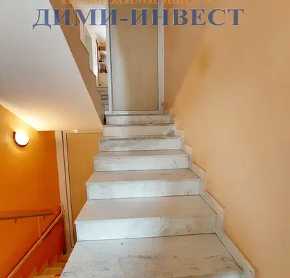 Снимка 5 — Къща в Добрич, Център