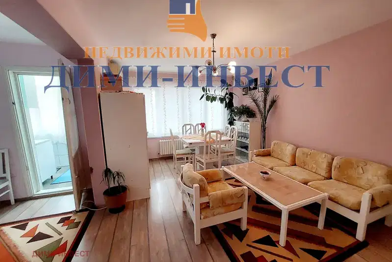 Къща в Добрич, Център
