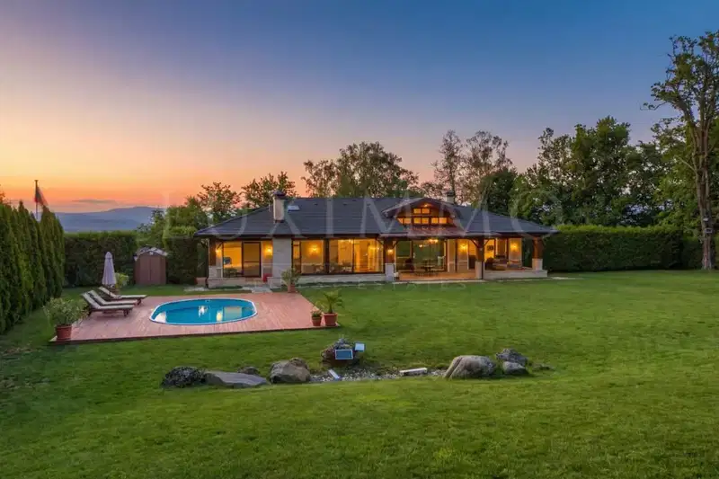 House in област София, Dolna Banya