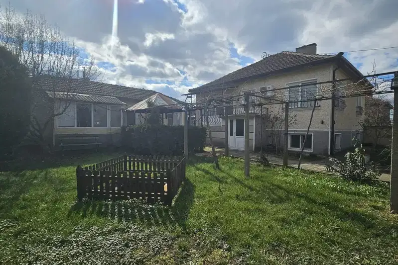 Къща във Варна, Долни чифлик