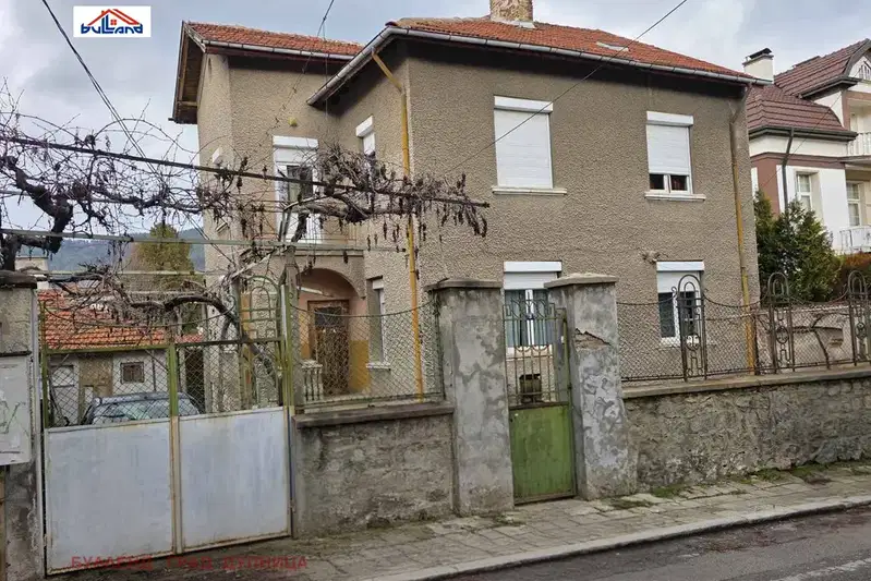 Къща в Кюстендил, Дупница