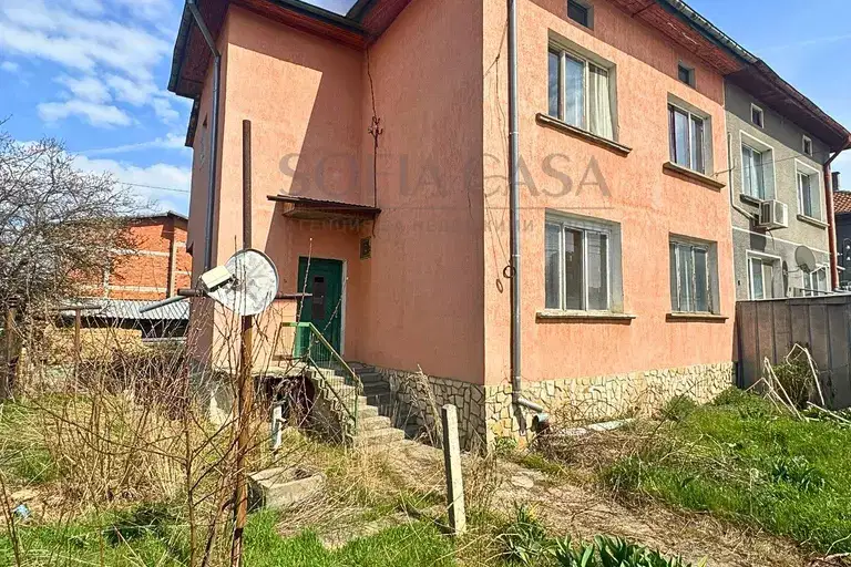 House in област София, Elin Pelin