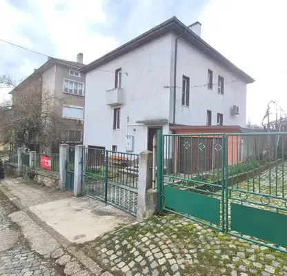 Photo 2 — House in Gabrovo, Centyr