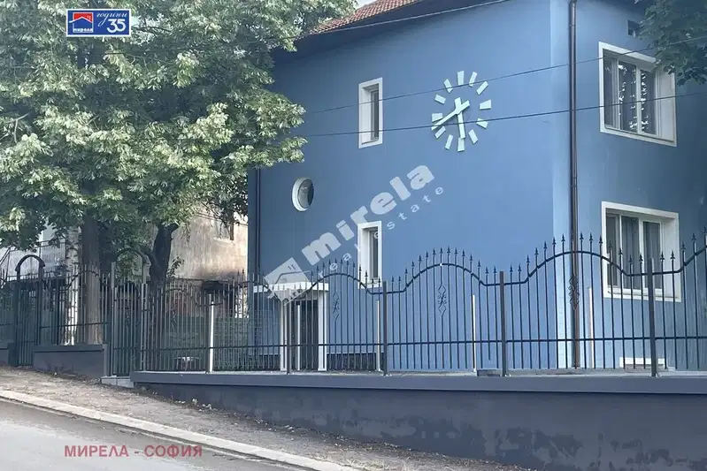 House in област София, Godech