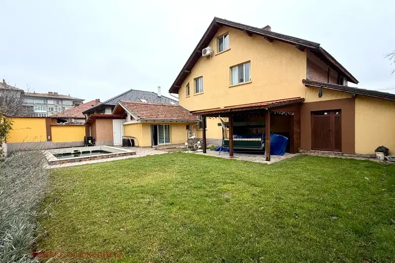 House in Oblast Veliko Tyrnovo, Gorna Oryahovica