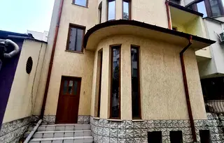 Къща в Хасково, Любен Каравелов