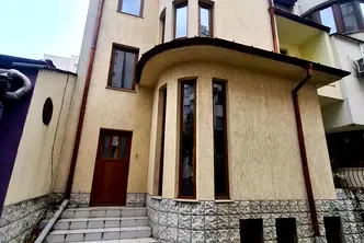 Къща в Хасково, Любен Каравелов