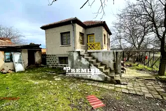 Къща в Бургас, Карнобат