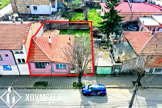 Къща в Бургас, Карнобат