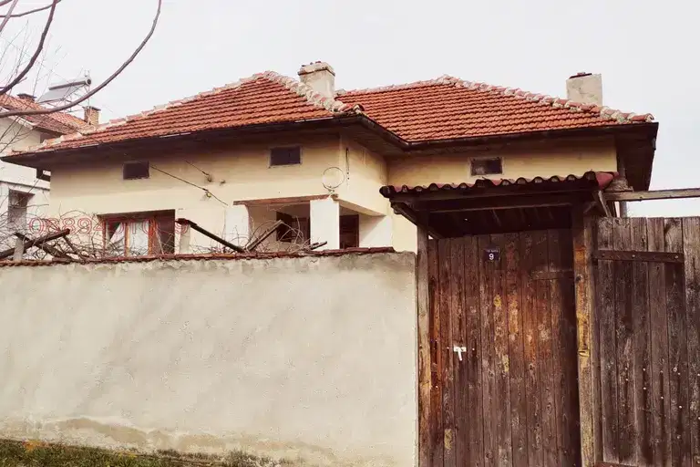 House in Oblast Pleven, Levski