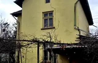 Къща в Ловеч, Луковит