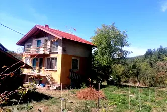 Къща в Нови Искър