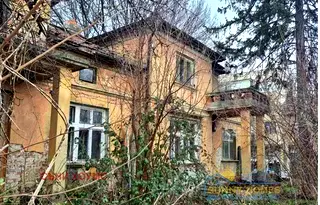 Къща във Велико Търново, Павликени