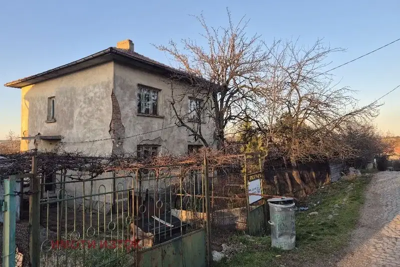 Къща в Перник, Бела вода