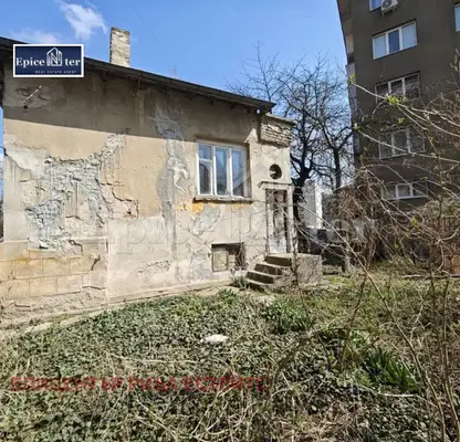 Снимка 4 — Къща в Перник, Център