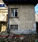 Къща в Перник, Център