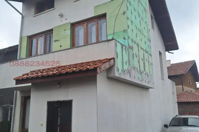 Къща с 3 етажа в град Перник, квартал Църква