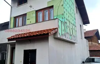 Къща в Перник, Църква