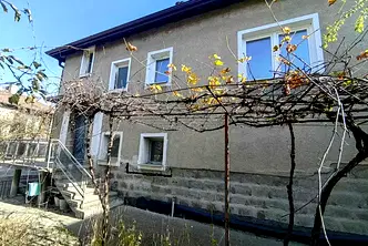 Къща в Перник, Църква
