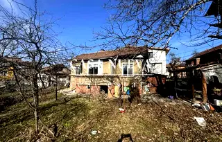 Къща в Перник, Църква