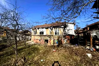 Къща в Перник, Църква