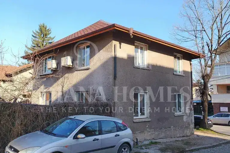 House in Pernik, Kamenina