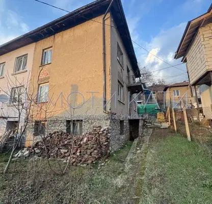 Photo 3 — House in Pernik, Ralica