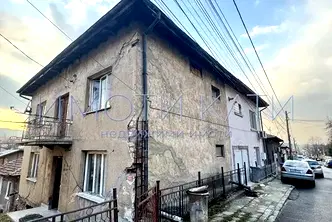 Къща в Перник, Ралица