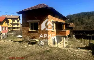 Къща в Пазарджик, Пещера