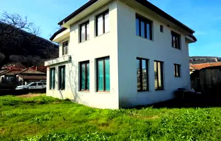 Къща във Варна, Провадия