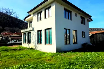 Къща във Варна, Провадия