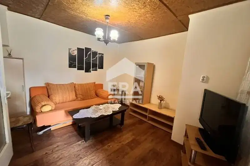 House in Ruse, Centralen Koop. Pazar