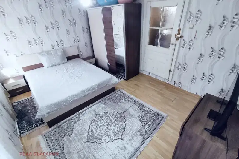House in Ruse, Centyr