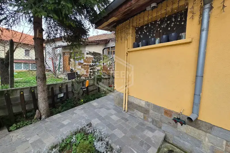 House in Ruse, Centyr
