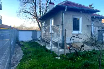 Къща в Русе, Родина 3