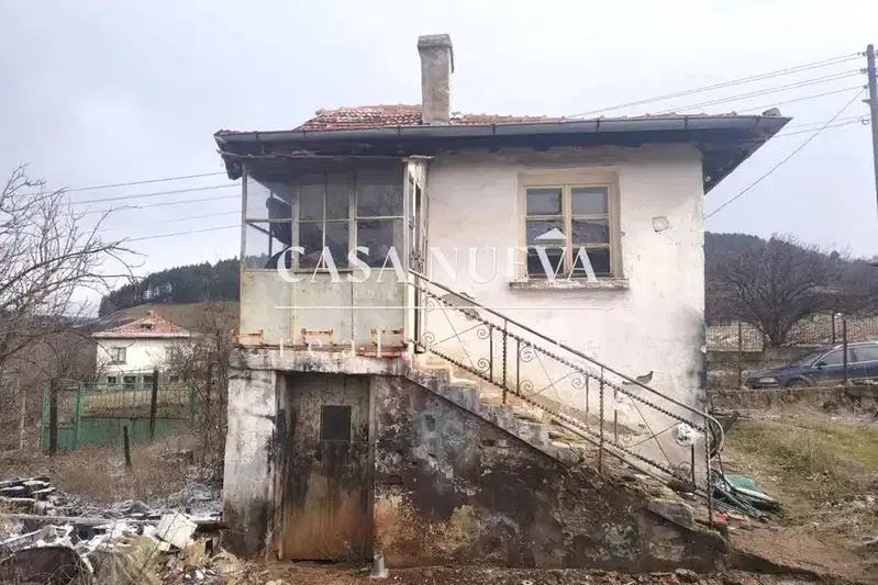 Къща в Перник, с. Бабица