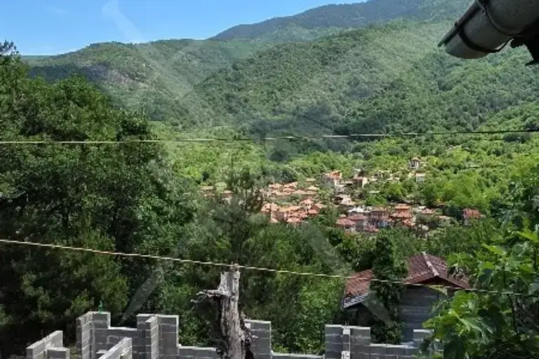Къща с 4 стаи в с. Бачково, област Пловдив, тухлено строителство