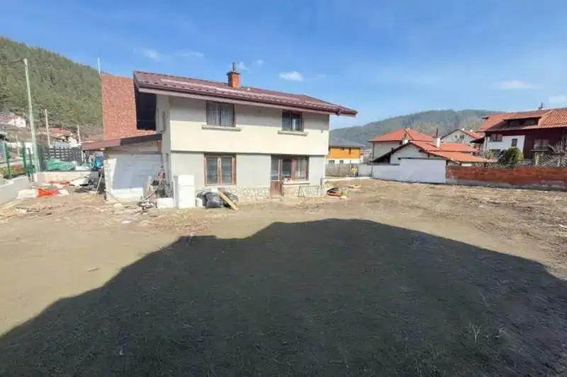 House in Sofia, Beli Iskyr